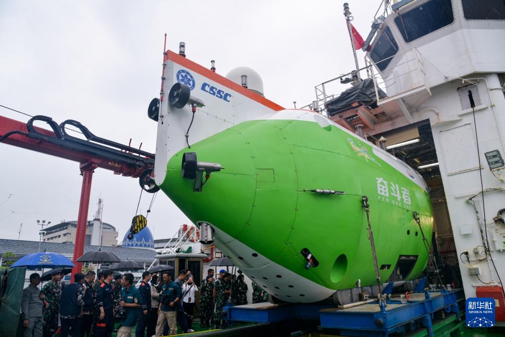 Indonesia Collaborates with China to Set Deep Sea Diving Record