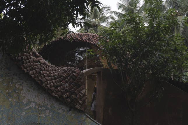 Double-Dome House