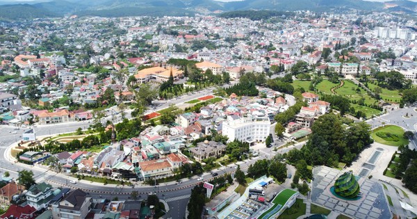 Many Villas in Da Lat are being rented at what price?