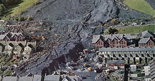 The Tragic Story of the Aberfan Disaster in 1966