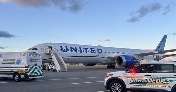 Mysterious Incident Leaves Over 300 Passengers Injured on United Airlines Flight