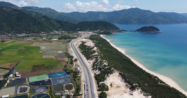 Building Two Urban Areas in Bac Van Phong